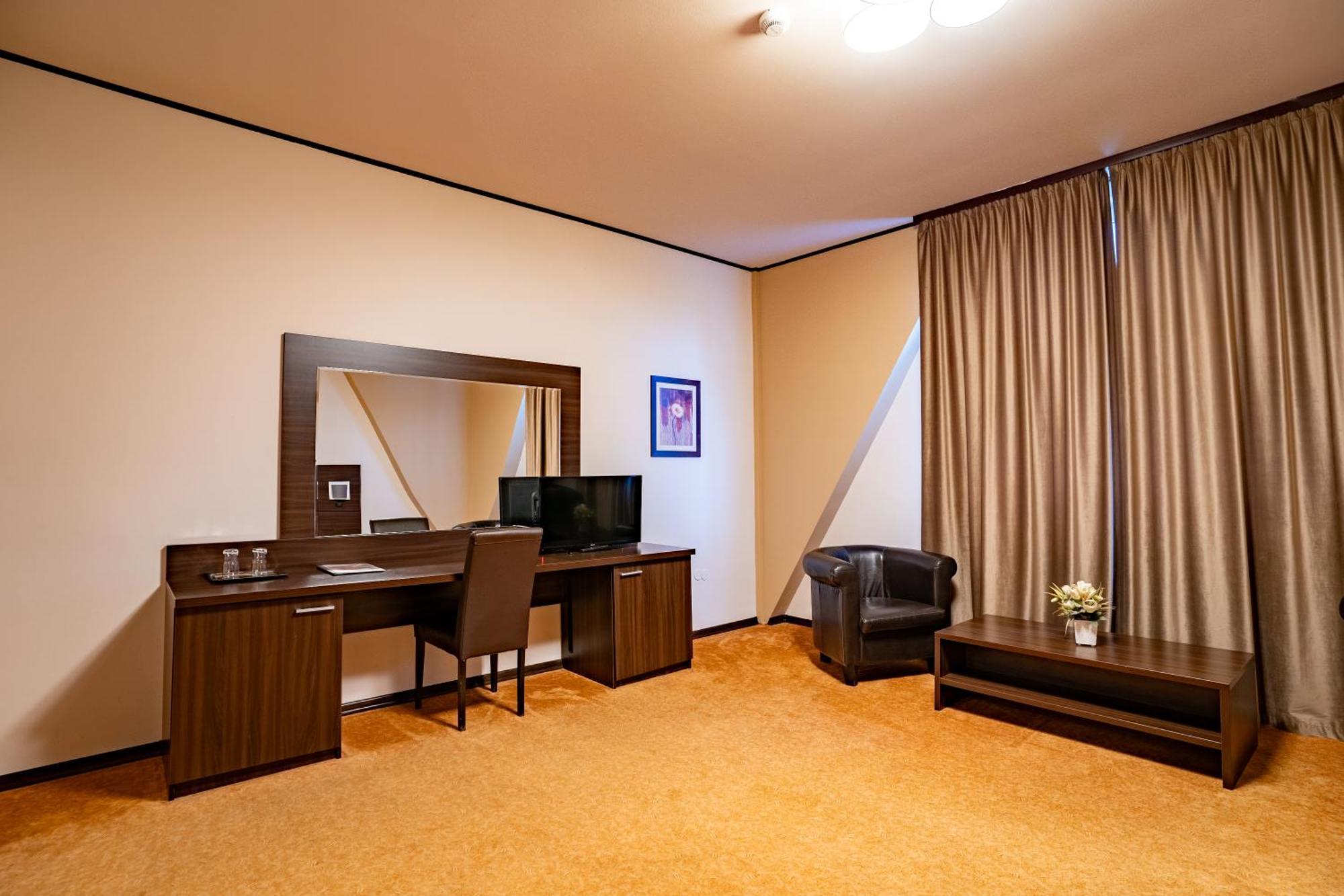 Hotel Aurelia Chisoda Exterior photo